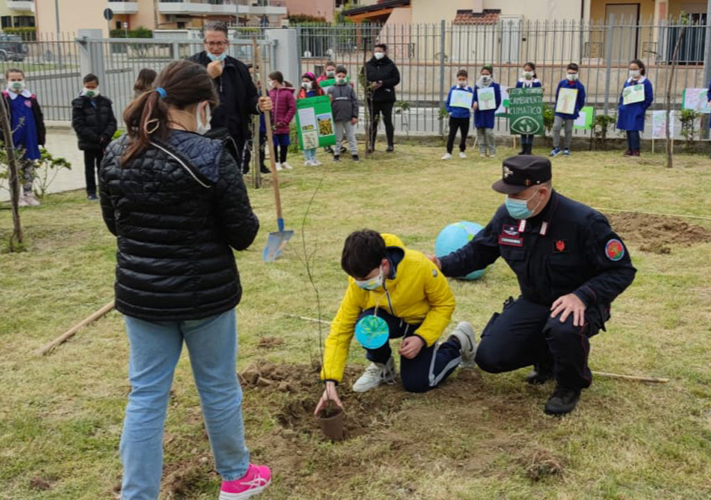 Anche in Calabria l’iniziativa "Un albero per il futuro" del Comando per Tutela Biodiversità e Parchi dei Carabinieri