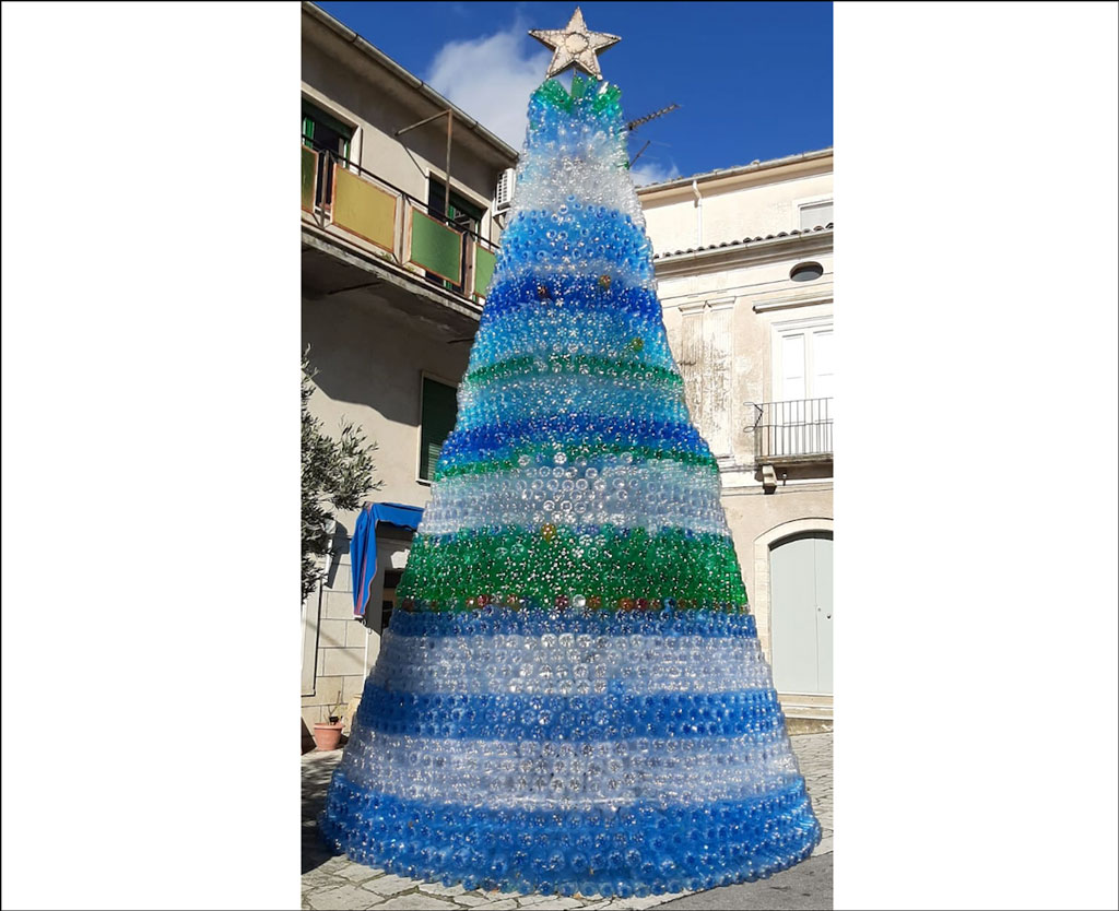 albero-natale-bottiglie-aiello-calabro-122019.jpg