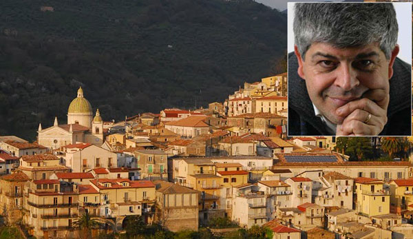 Operazione "Alibante", il sindaco Albi e i consiglieri di maggioranza si dimettono: cade il Comune di Nocera Terinese
