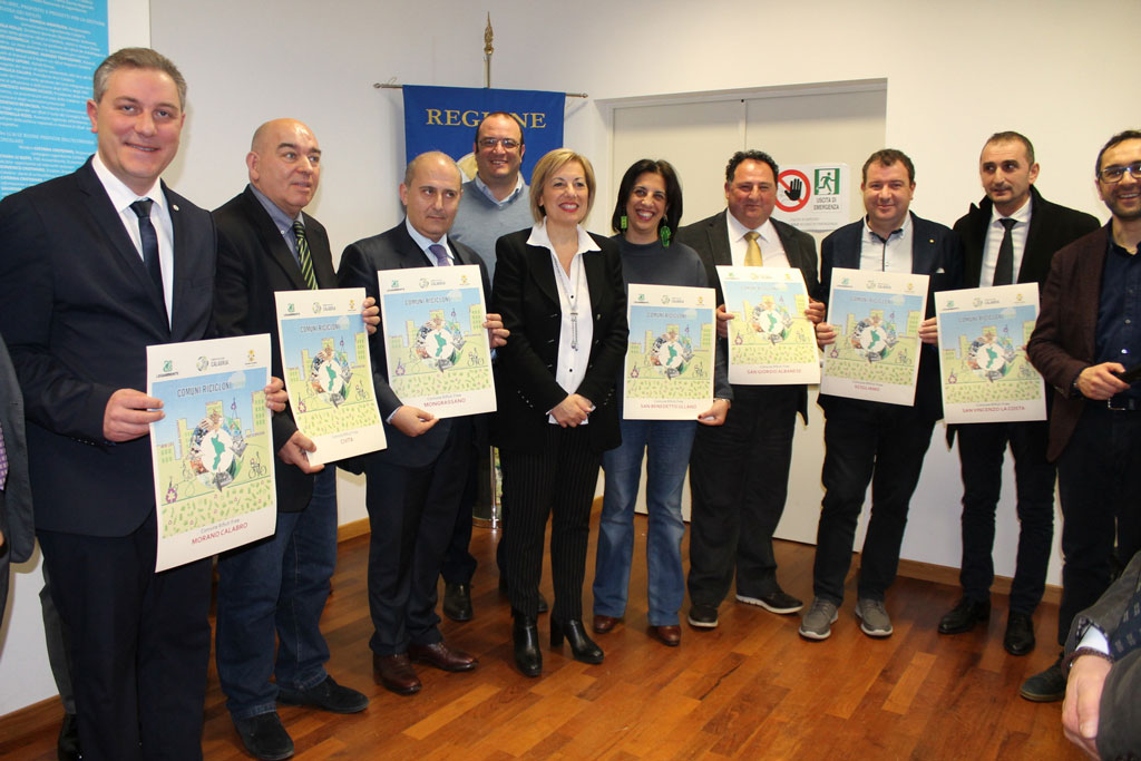 Rifiuti, premiati i Comuni Ricicloni della Calabria: tra le province più virtuose Cosenza in testa seguita da Catanzaro