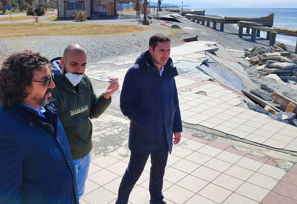 Erosione zona costiera Tirreno lametino, interrogazione Alecci (Pd): "Fondi ci sono ma manca progetto"