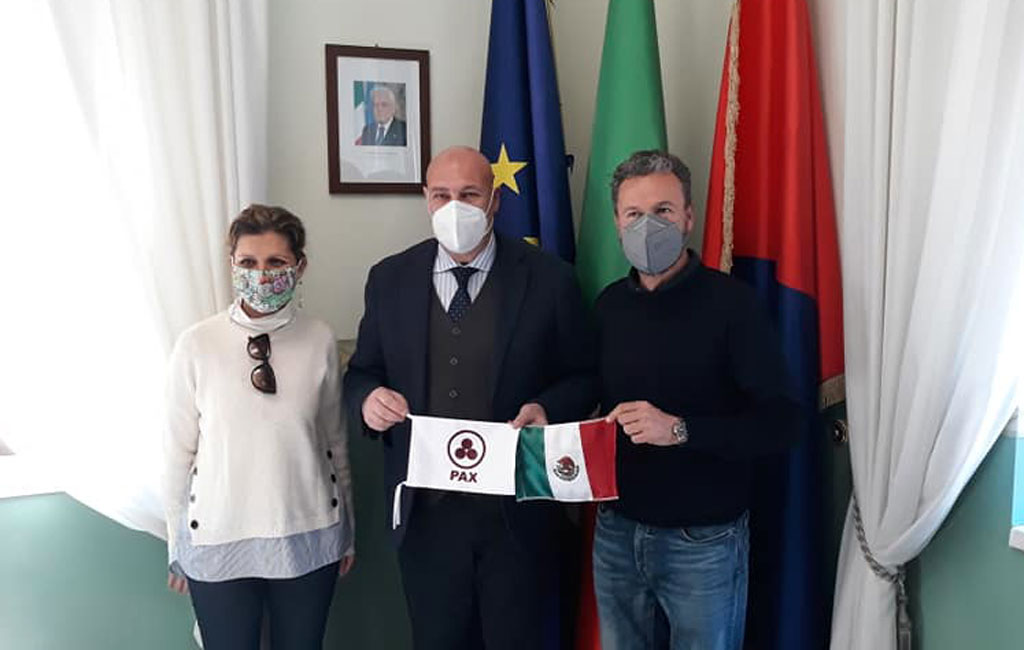 La famiglia messicana che gira il mondo in barca, tappa anche in Calabria