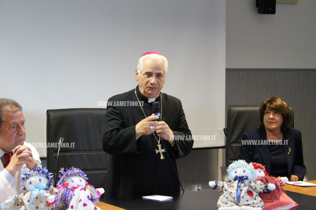 Lamezia, associazione Alice consegna Ecografo ed Eco-cardiografo al reparto di oncologia