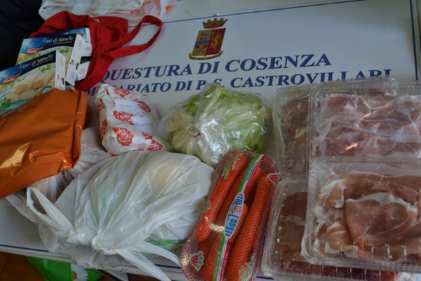 Calabria: Rubati alimentari destinati a mensa scolastica, arresti 