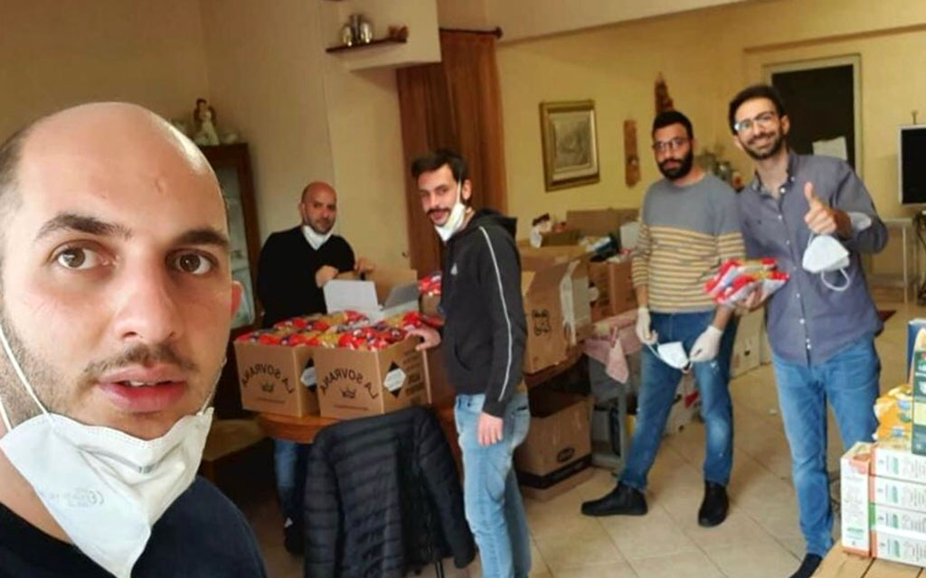 Continua consegna a domicilio beni e pacchi alimentari a Settingiano: l’iniziativa di un gruppo di giovani