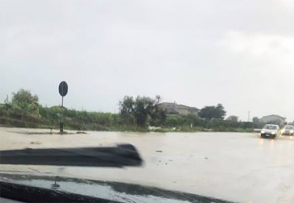 Maltempo, strade e quartieri allagati nel cosentino