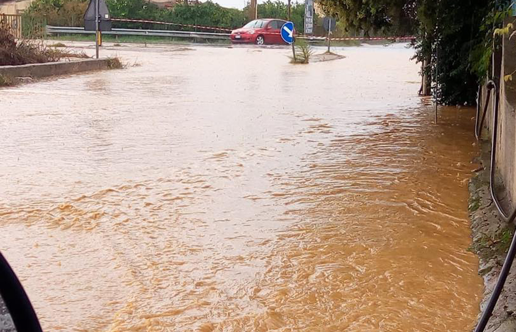 Maltempo in Calabria: strade allagate e disagi, allarme nel cosentino e nel crotonese