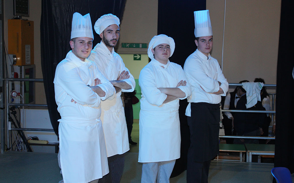 alunni-einaudi-corso-cucina-290319.jpg