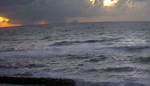 Calabria: Maltempo, violenti temporali e mareggiate lungo costa tirrenica e neve in Sila e Pollino