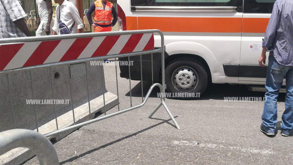 ambulanza-bloccata.jpg