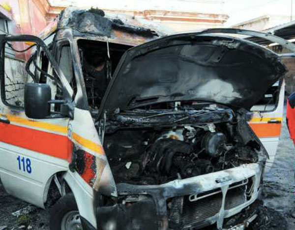 Calabria: Incendia ambulanza a Reggio, arrestato 39enne