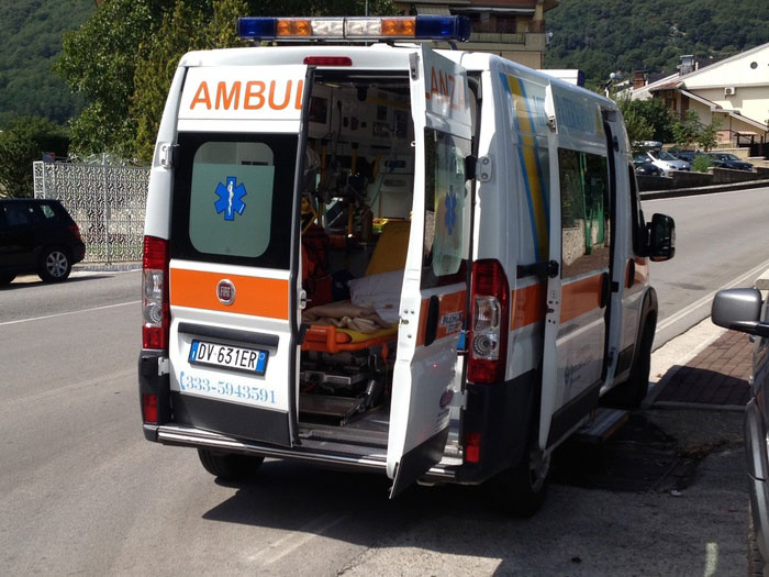 Calabria: chiede acqua ma gli servono candeggina, grave operatore 118
