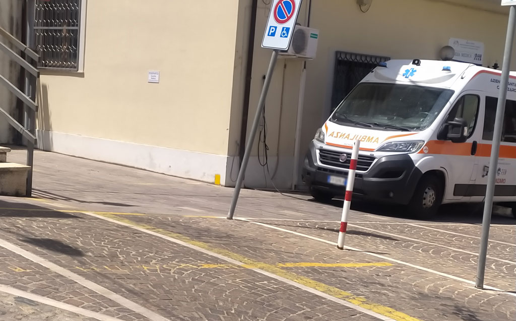 ambulanza_17d51.jpg