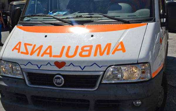 Accoltella la madre dopo una lite, 40enne arrestata a Casabona