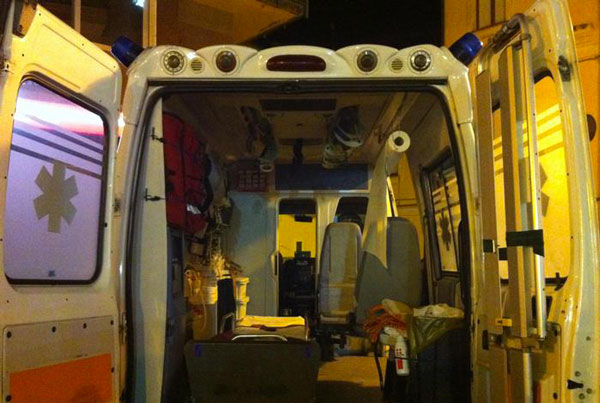 Uomo muore colpito da infarto dopo partita calcetto a Cosenza, familiari denunciano ritardi soccorsi