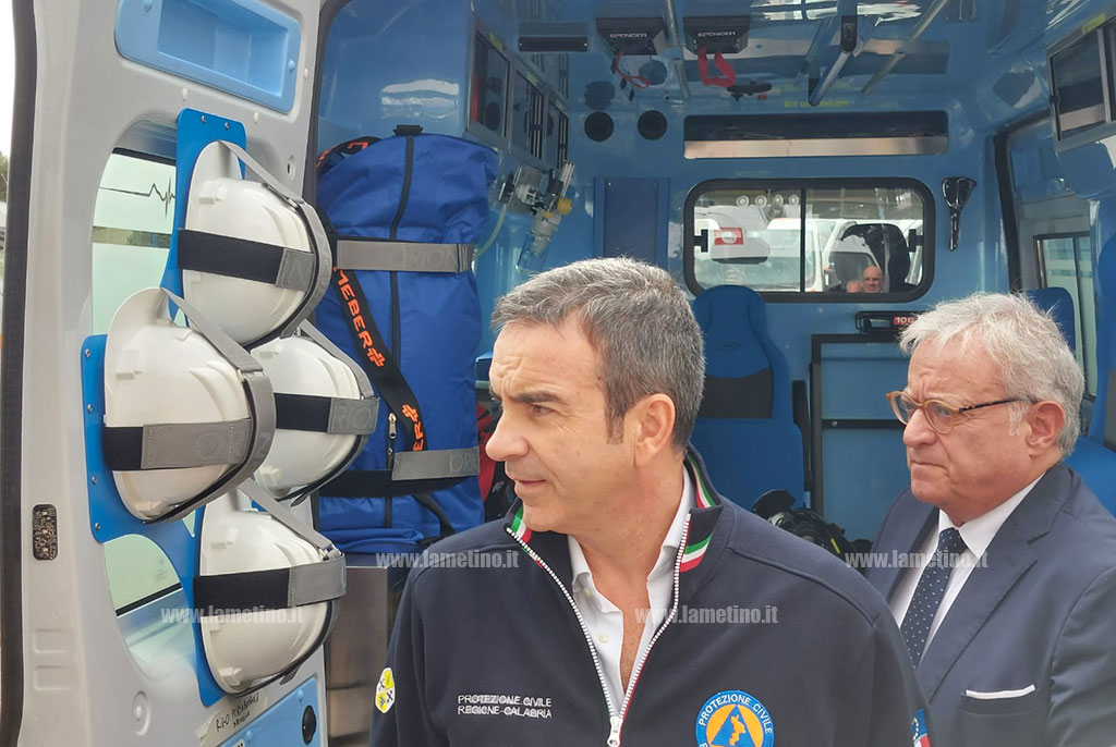 ambulanze-nuove-occhiuto-03bb-4a7e-a8d6-0582438b1bf6_bb0e5.jpg