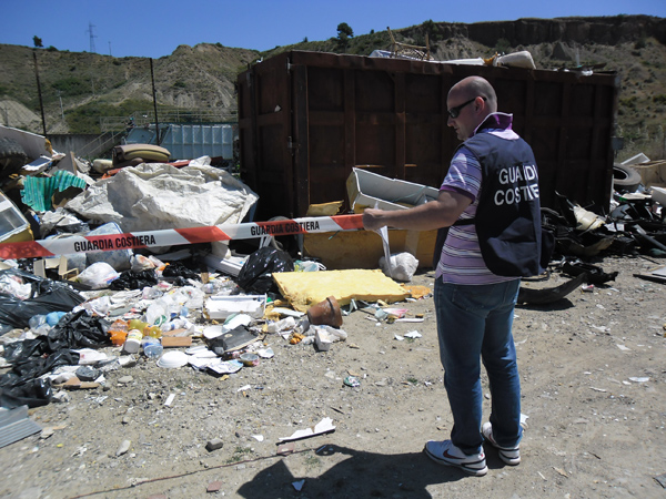 amendolara-guardia-costiera-discarica-abusiva-.jpg