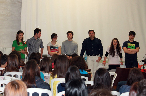 ammazzateci_tutti_liceo_clas_maggio_2012