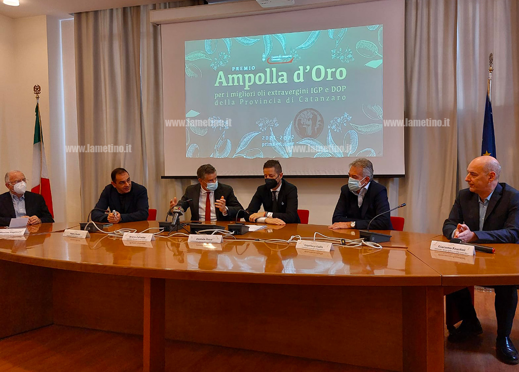 Nasce il premio “L'Ampolla d'Oro” per i migliori oli Igp e Dop del Catanzarese. Gallo: “Puntare sulla qualità”