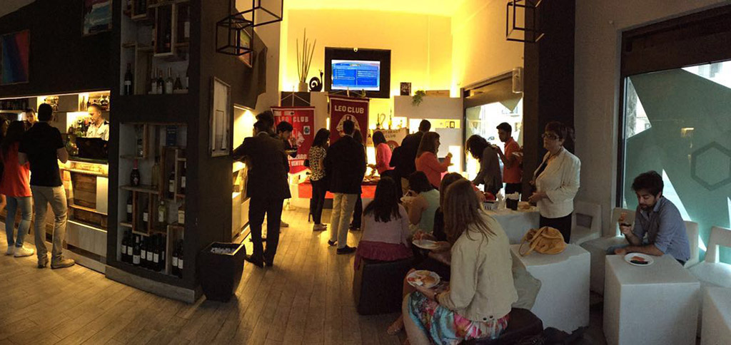 “Diverso da chi?”, a Catanzaro l’aperitivo solidale di AIPD, Rotaract e Leo Club