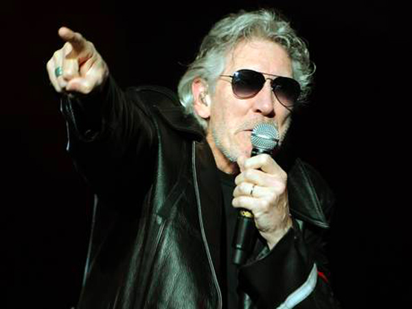 L'appello di Roger Waters: "Riaprite l'ospedale di Cariati, subito" 
