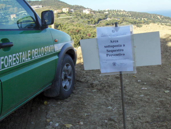 Corpo forestale sequestra discarica abusiva a Cirò
