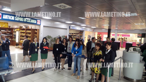 Lamezia: Aeroporto, inaugurata area commerciale nella zona imbarchi