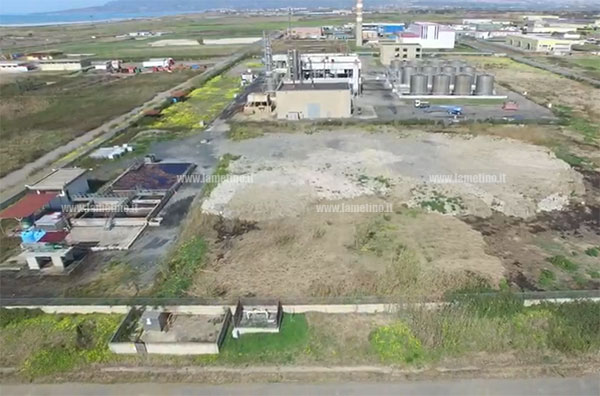 Lamezia, Ministro Costa su sversamenti illeciti: "Stop a una situazione di grave rischio ambientale"