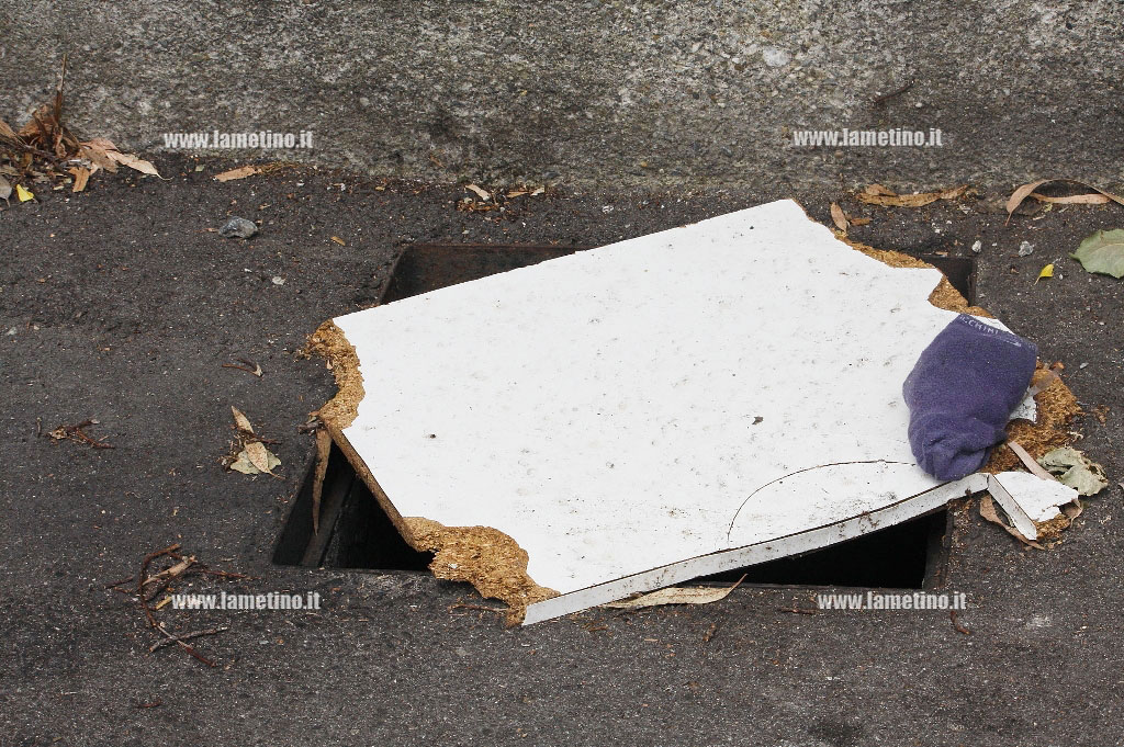 Lamezia: area mercatale via Misiani, pericoli tombini scoperchiati