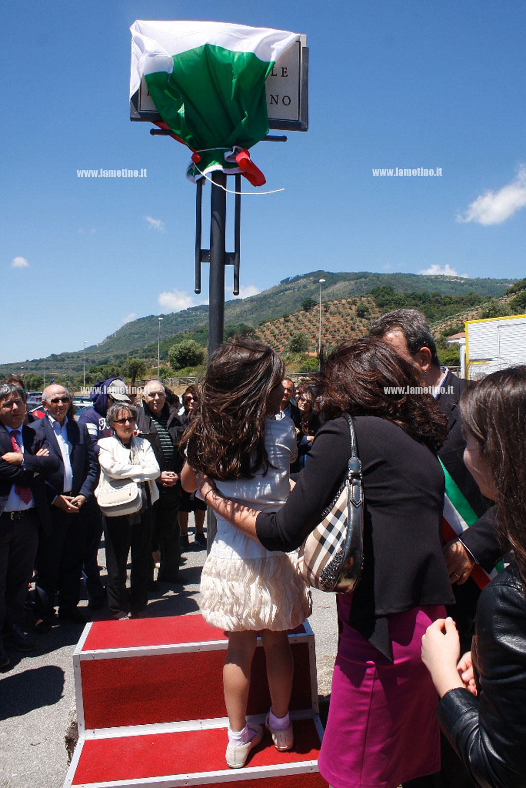 area-mercatale-pino-cosentino3.jpg