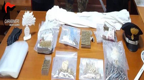 Armi e munizioni rinvenute in cascina di campagna: 2 arresti e 2 denunce nel reggino