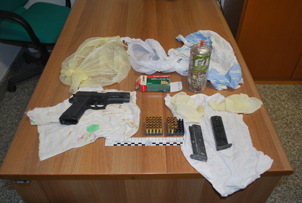 Calabria: Pistola e proiettili trovati da polizia in campagna a Pizzo
