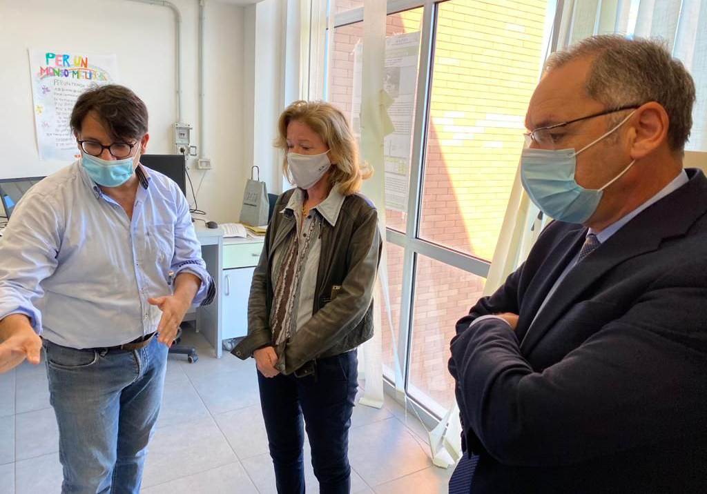 Ricerca scientifica, visita dell'assessore Savaglio al laboratorio fisico dell'Arpacal a Catanzaro