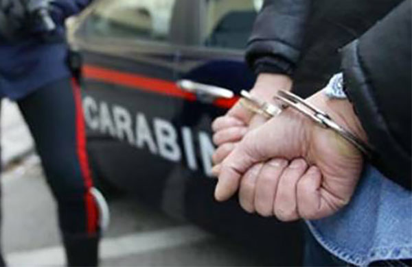 Donna aggredita durante tentativo rapina a Cosenza, arrestato 31enne