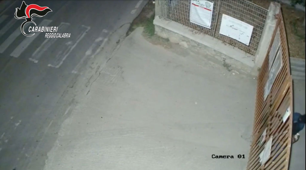 Rubarono camion di proprietà del Comune di Polistena, 3 arresti - VIDEO