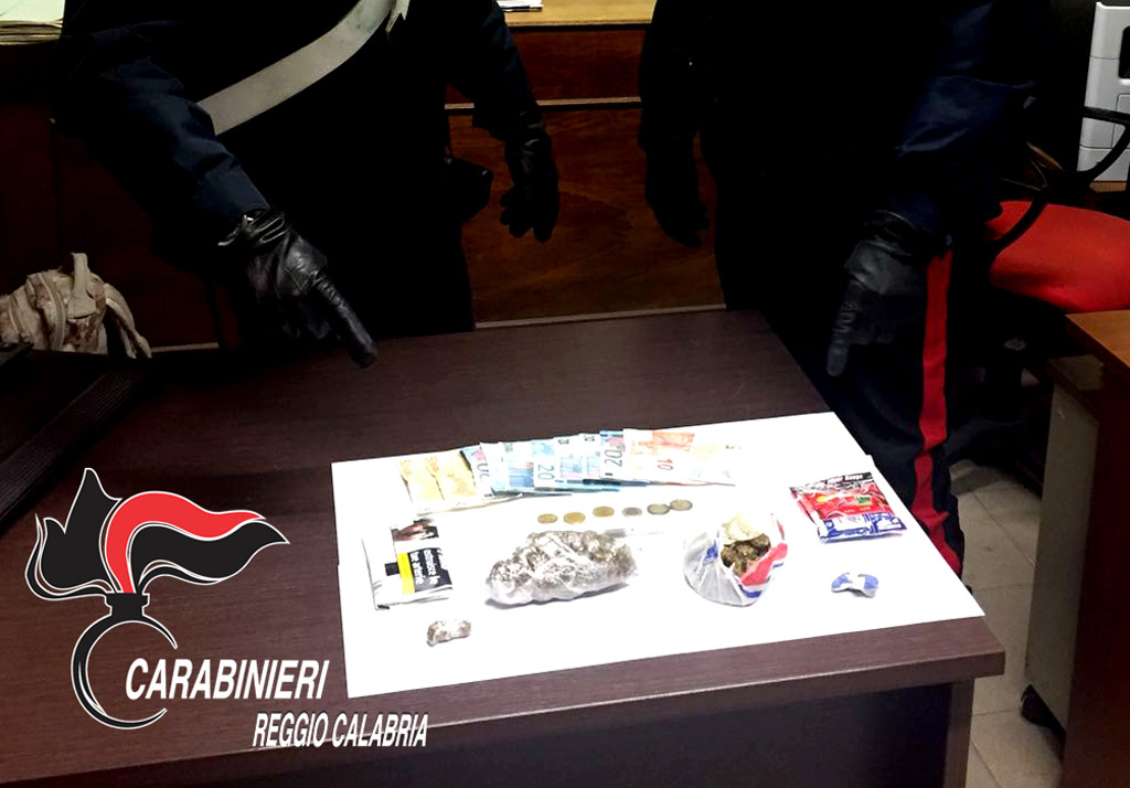 Minori spacciavano droga, 2 arresti a Reggio