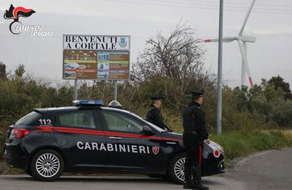 Minaccia madre e le estorce soldi, arrestato a Cortale