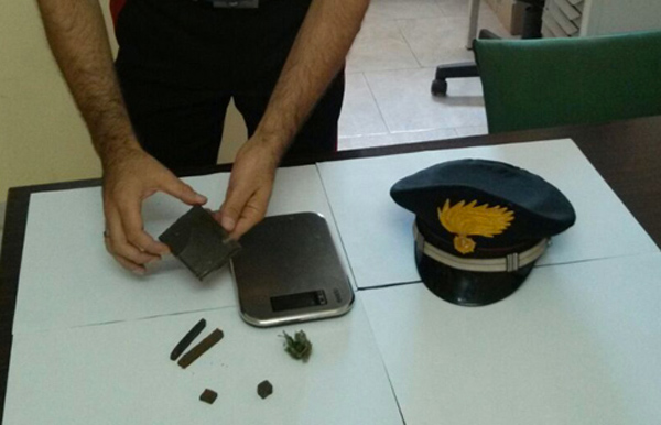 Calabria: Trovato con hashish e marijuana, arrestato 40enne