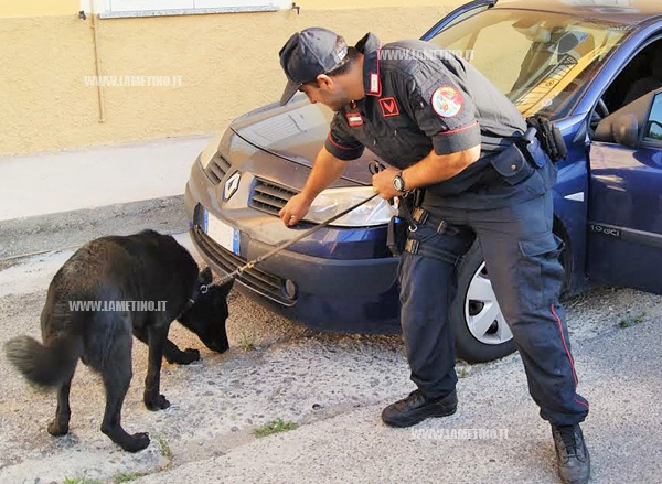 arresto-droga-carabinieri-cutro1.jpg