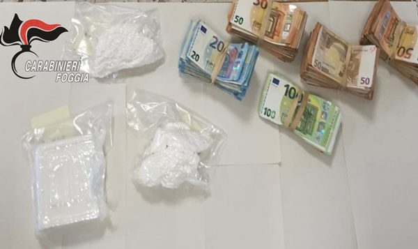 Nello zaino 800 grammi di cocaina e 45mila euro, arrestato 30enne Reggino