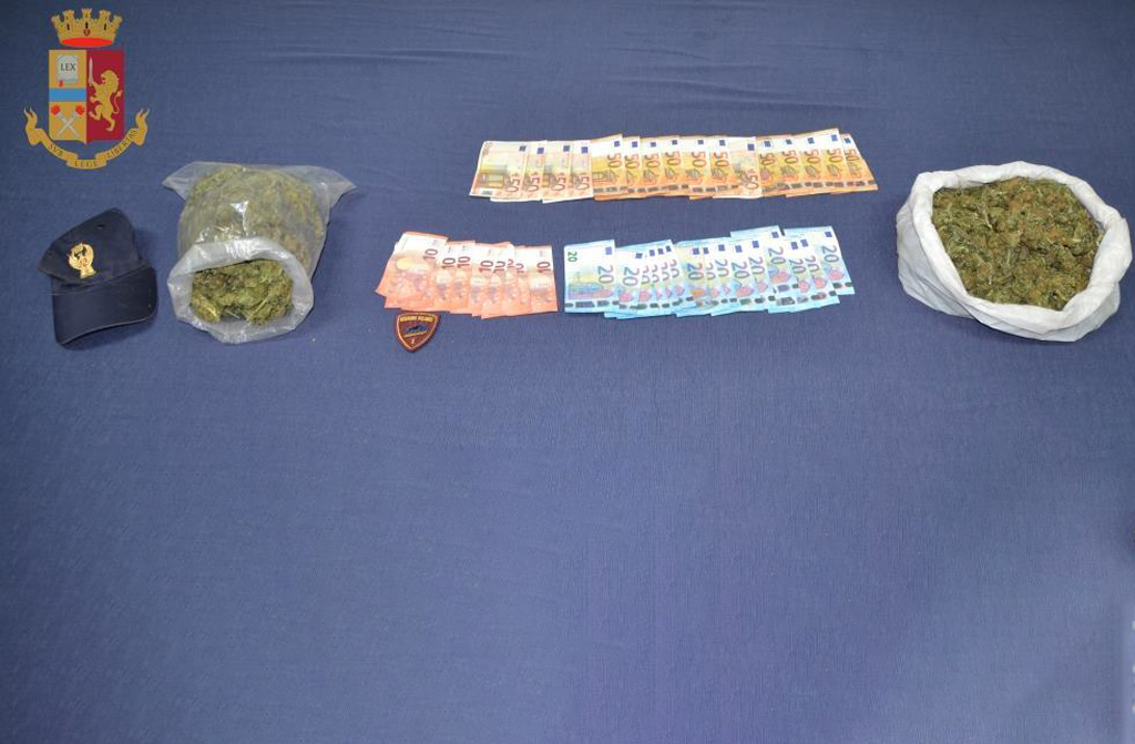 In auto con droga e circa 1000 euro nascosti negli abiti, due arresti a Rosarno
