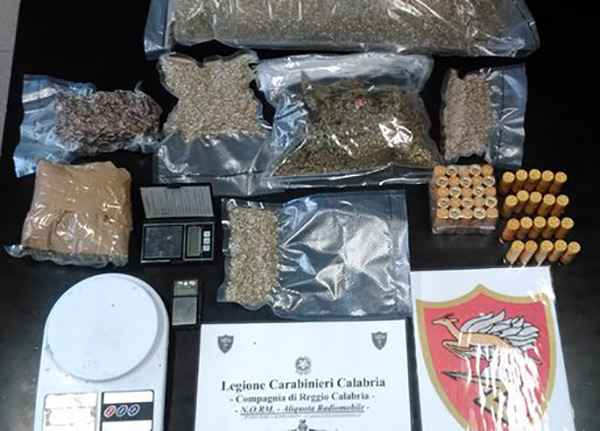 In casa con 2 kg marijuana, arrestato 30enne a Reggio Calabria