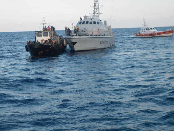 Calabria: Fermato scafista grazie a foto telefonino
