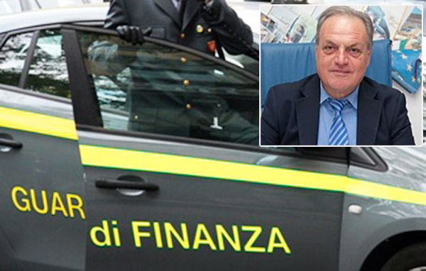 Bancarotta e autoriciclaggio, arrestati sindaco di Maierà e il figlio