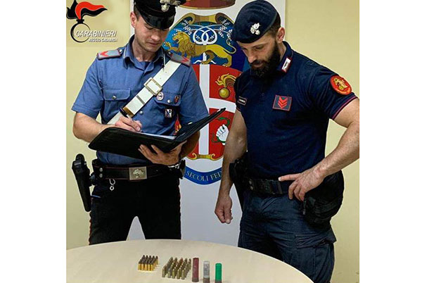 Deteneva armi e munizioni, arrestato 37enne nel reggino
