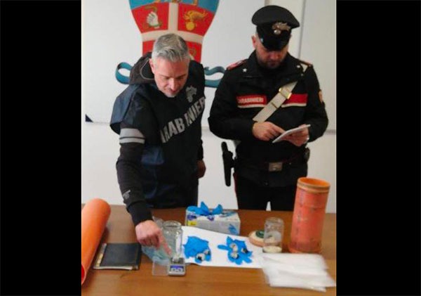 Viaggiava in Ape con barattolo di cocaina, arrestato 47enne a Corigliano Rossano