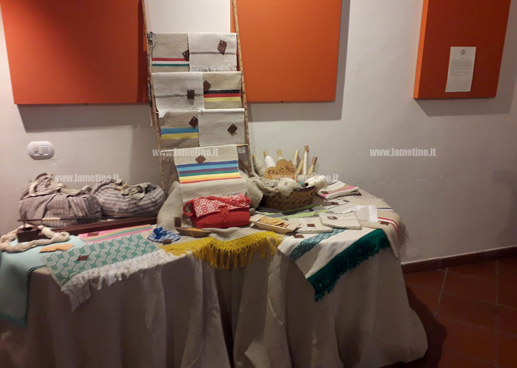 arte-tra-le-mani-1_0900b.jpg