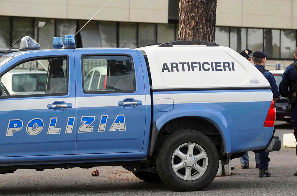 Zaino davanti Comune Crotone, c'era ordigno inoffensivo 