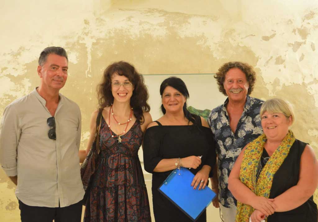 Furto di opere esposte alla gara di creatività "Arte senza confini" a Fiumefreddo Bruzio