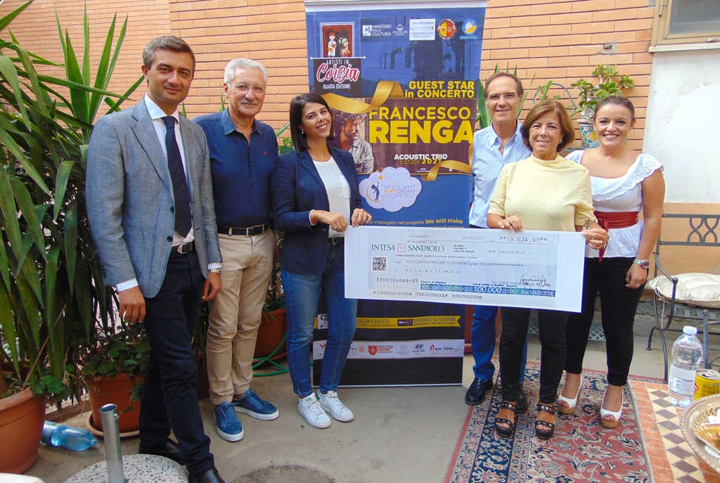 “Artisti in corsia”, consegnati i proventi della III edizione per bimbi in cura nei reparti pediatrici del Pugliese-Ciaccio